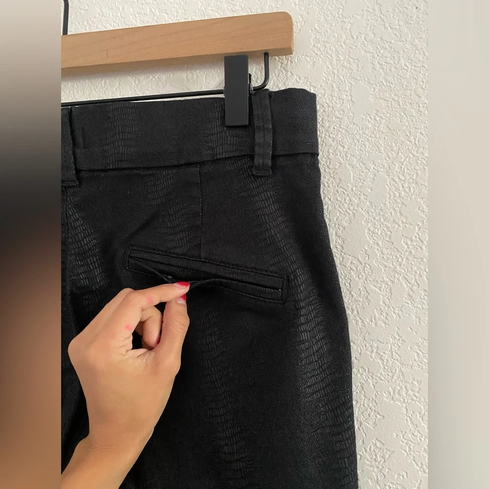 Flog Skinny Pants Limited Collection  Black Snakeskin Women’s Size 28